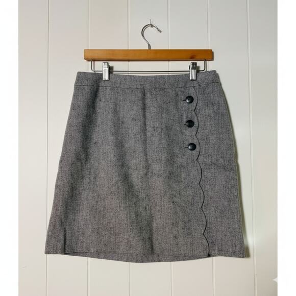 Talbots Gray Herringbone Skirt | Women's 8 Petite | Scallop Trim & Buttons - Picture 1 of 8